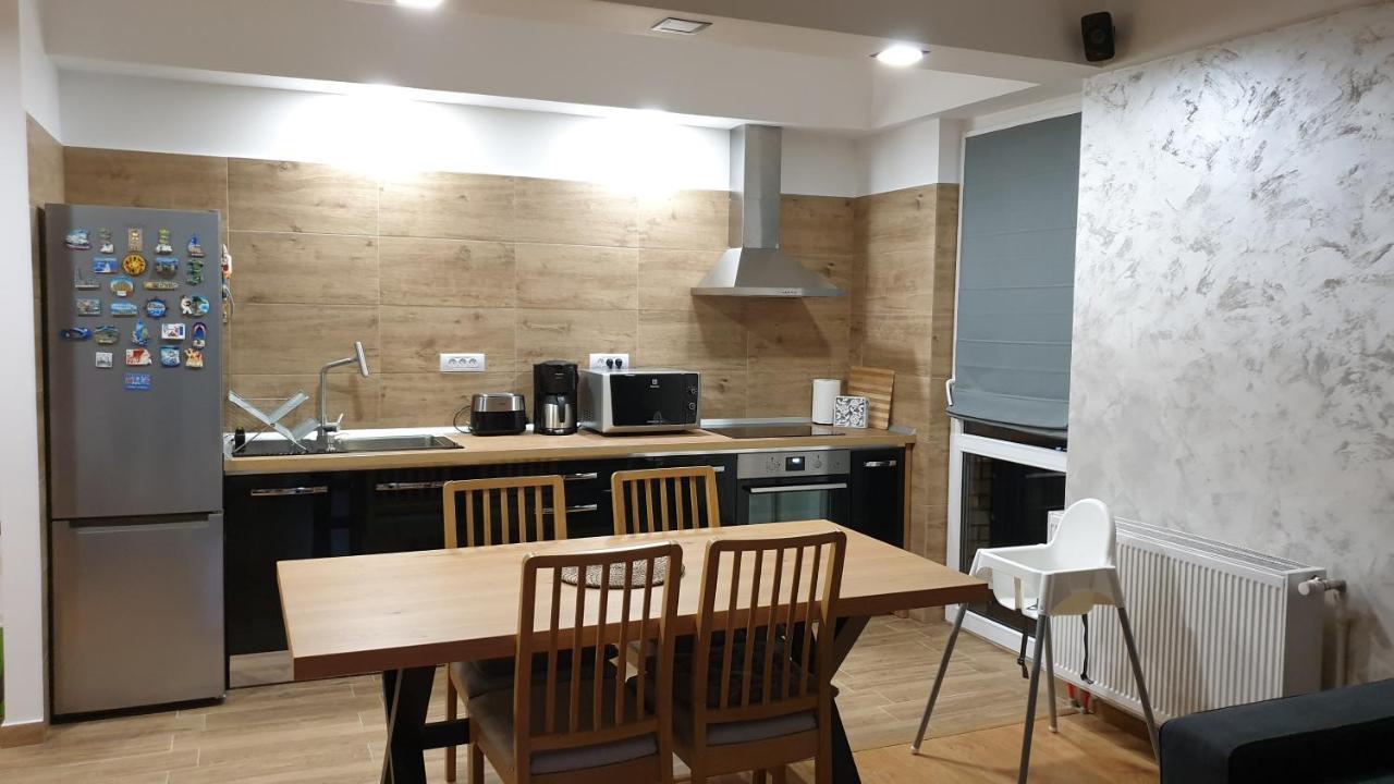 Criss Apartament Sinaia Esterno foto